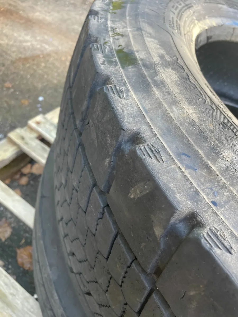 4 no. truck tyres - Goodyear & Hankook - Image 1