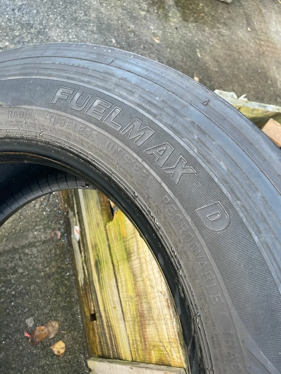 4 no. truck tyres - Goodyear & Hankook - Image 4