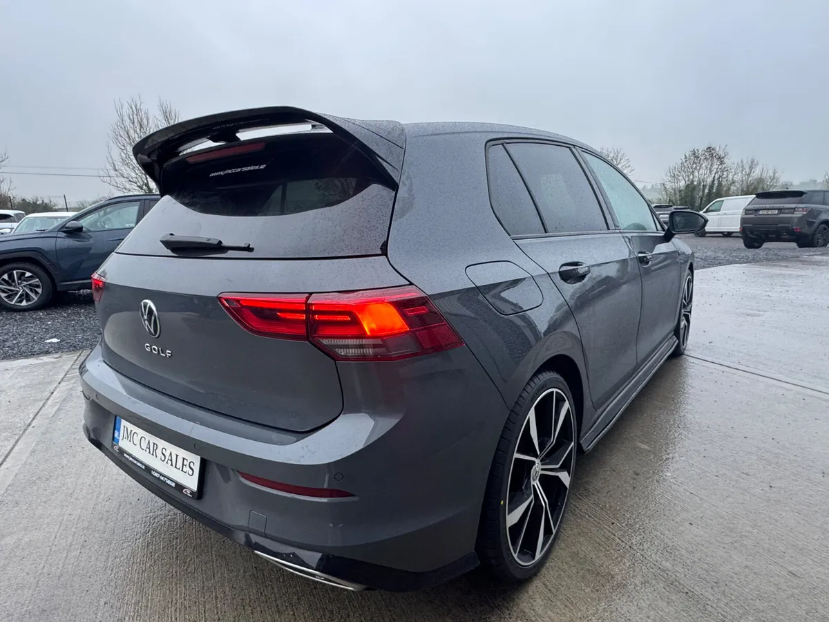 2024 VOLKSWAGEN GOLF R-LINE AUTO - Image 4