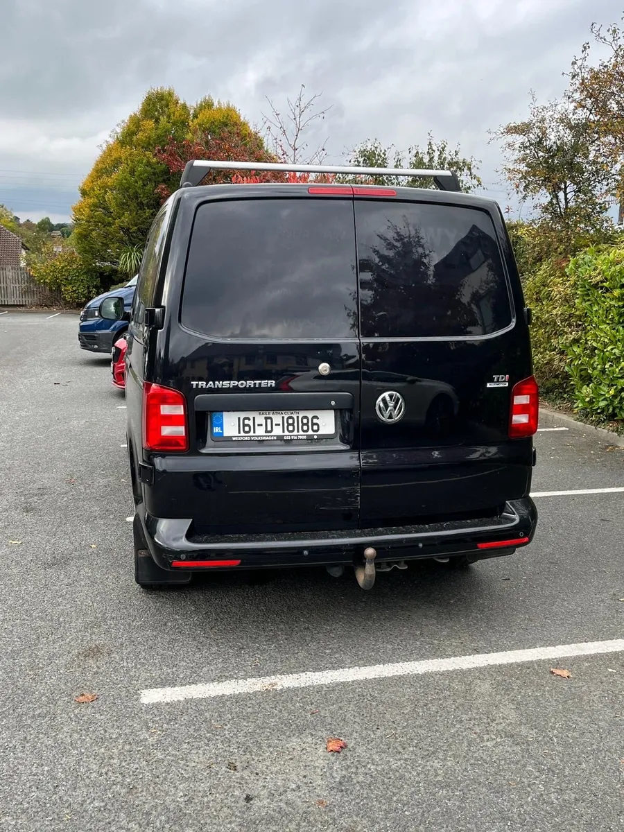 VW Transporter 2016 2.0 tdi manual - Image 4