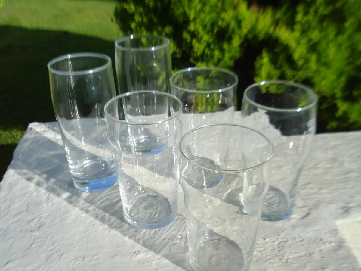 6 STANDARD 1 PINT DRINKING GLASSES. - Image 3