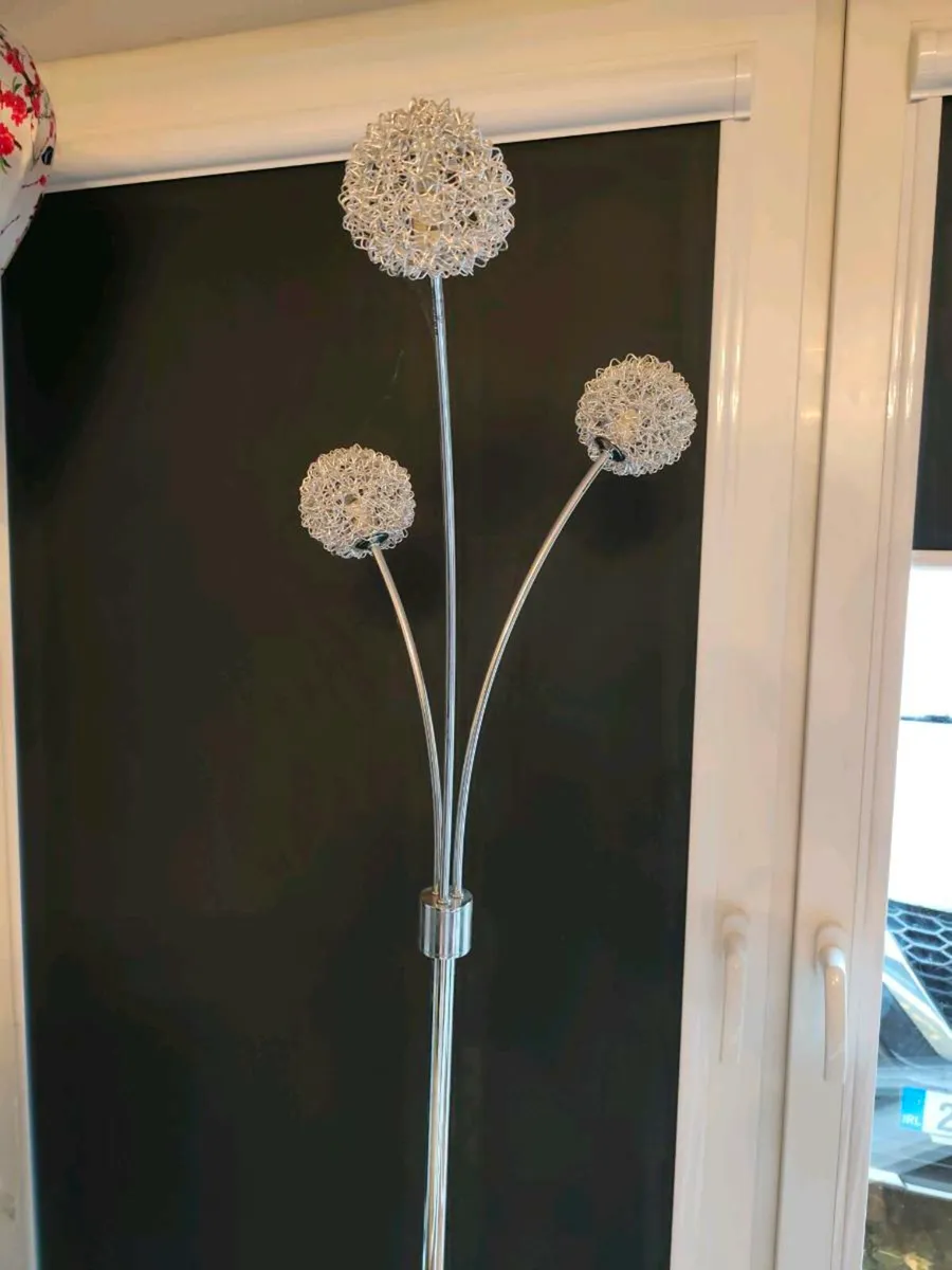 Chandelier and lamp - Image 2