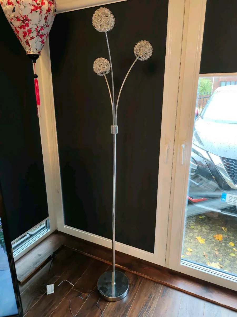 Chandelier and lamp - Image 3