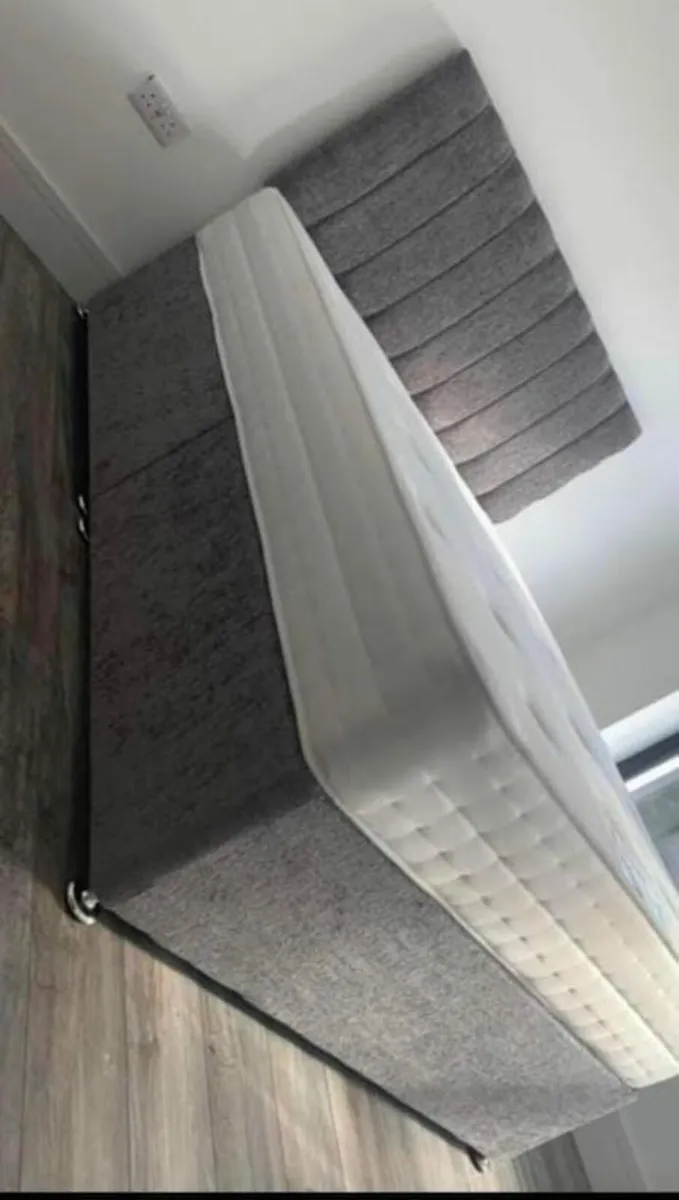 Double 4ft6 Divan Bed with Mattress - Image 2