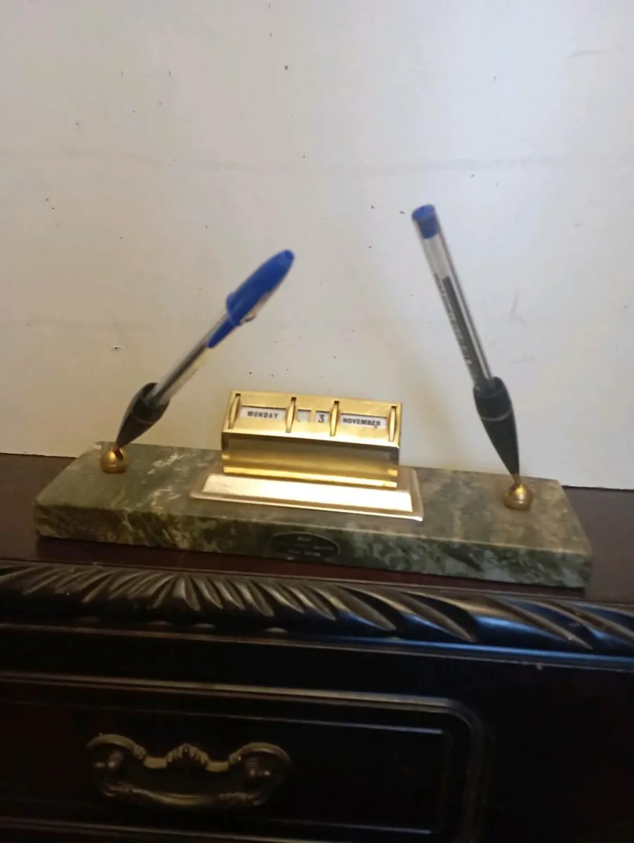VINTAGE IRISH BRASS PERPETUAL DOUBLE PEN CALENDAR - Image 2