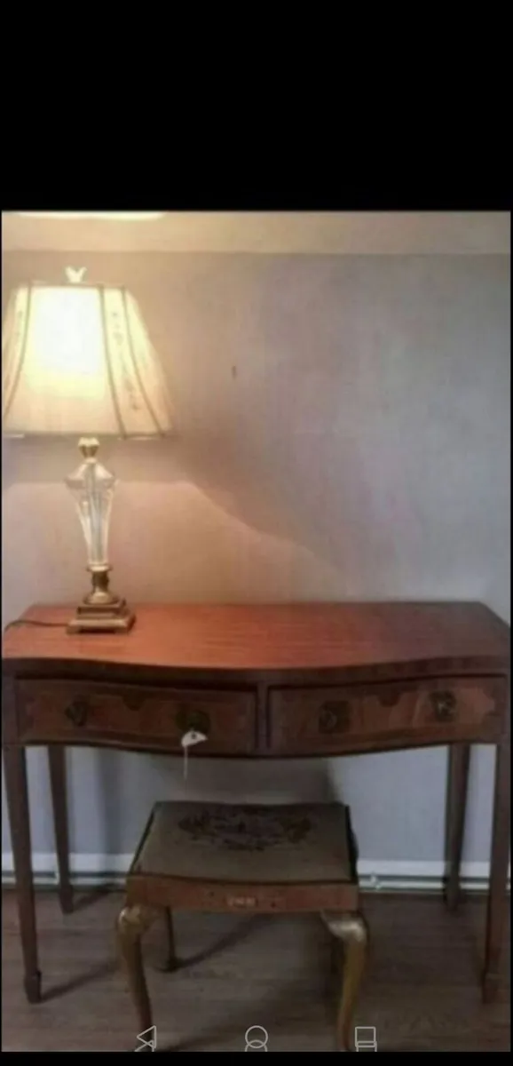 **CLEARANCE** - Stunning  inlaid Console Table - Image 1