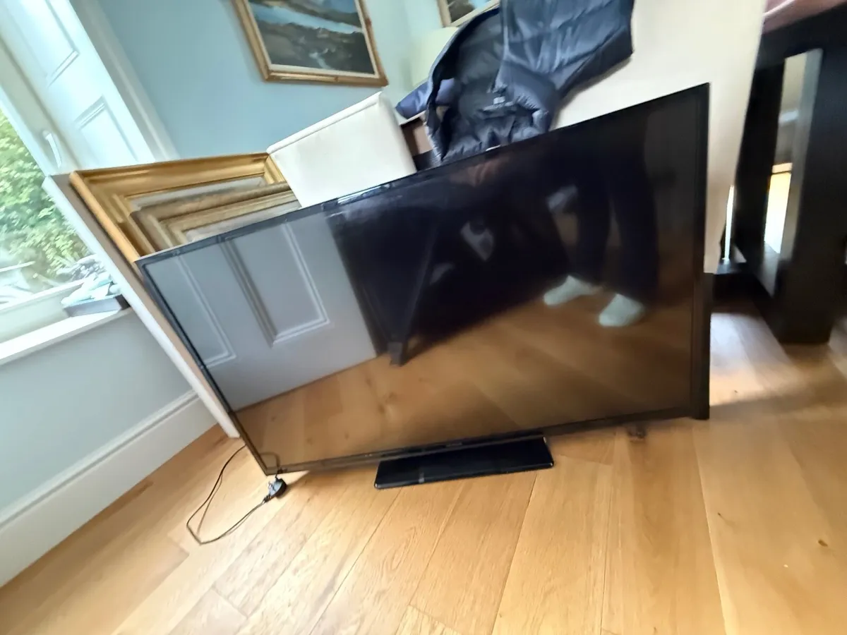 Black Hitachi Television 44” - Image 1