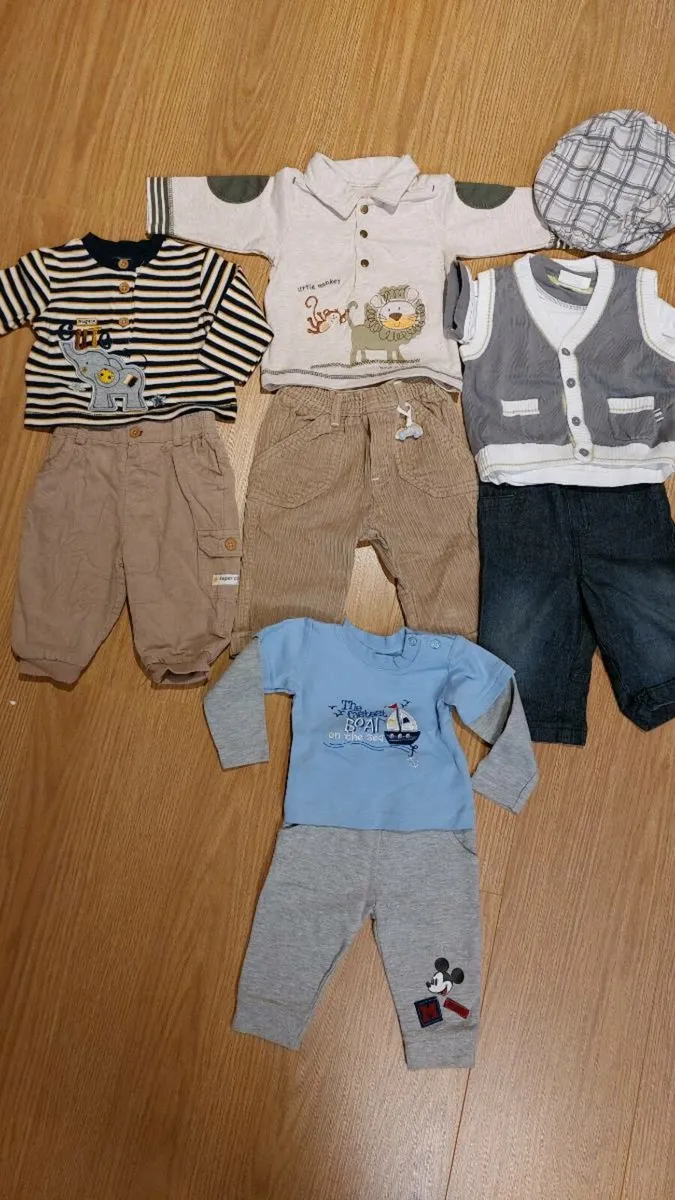 Baby clothes - Image 1