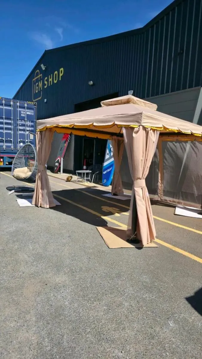 3x3 Gazebo brand new - Image 2