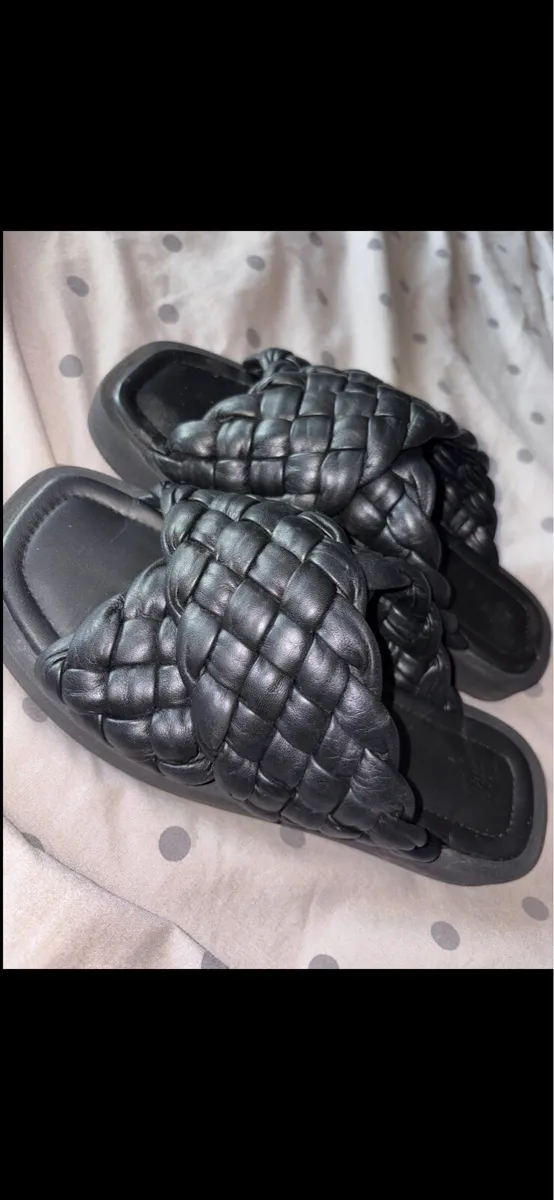 H&M Chunky Sliders - Image 1