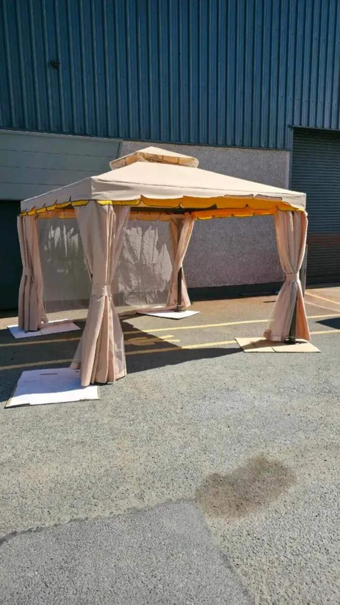 Gazebo outdoor tent 3x3 brand new - Image 2