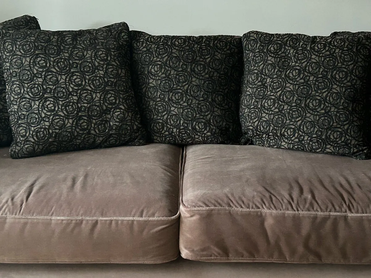 Couch and 2 Armchairs - Image 2