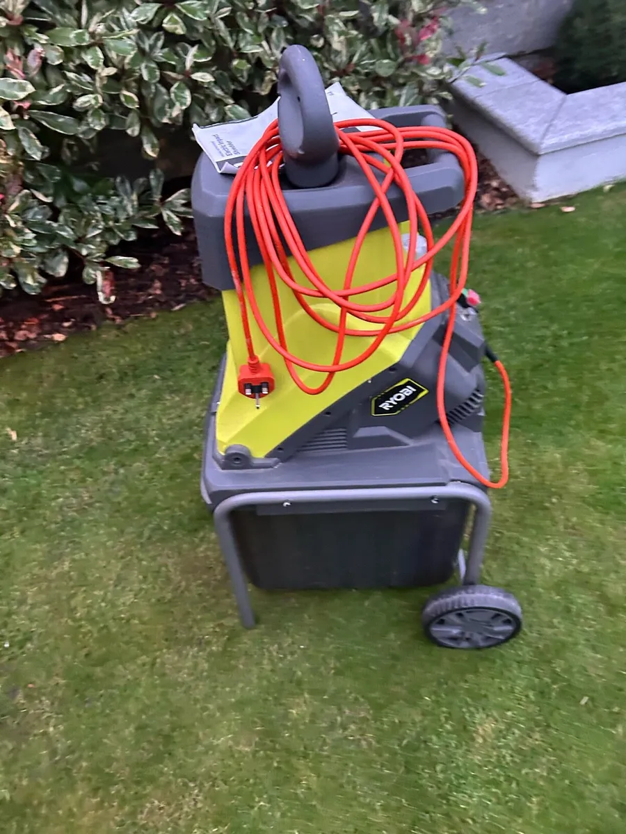 Ryobi Corded 2500W Impact Shredder - Image 2