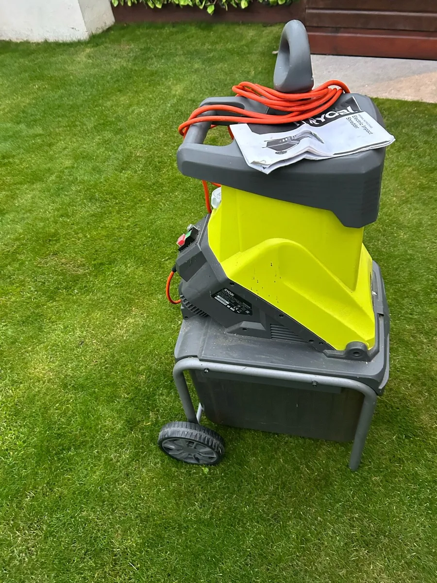Ryobi Corded 2500W Impact Shredder - Image 4