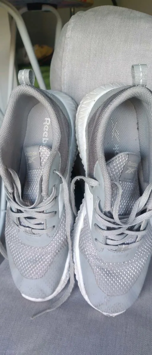 Reebok flexagon junior size UK 3 barely worn - Image 4