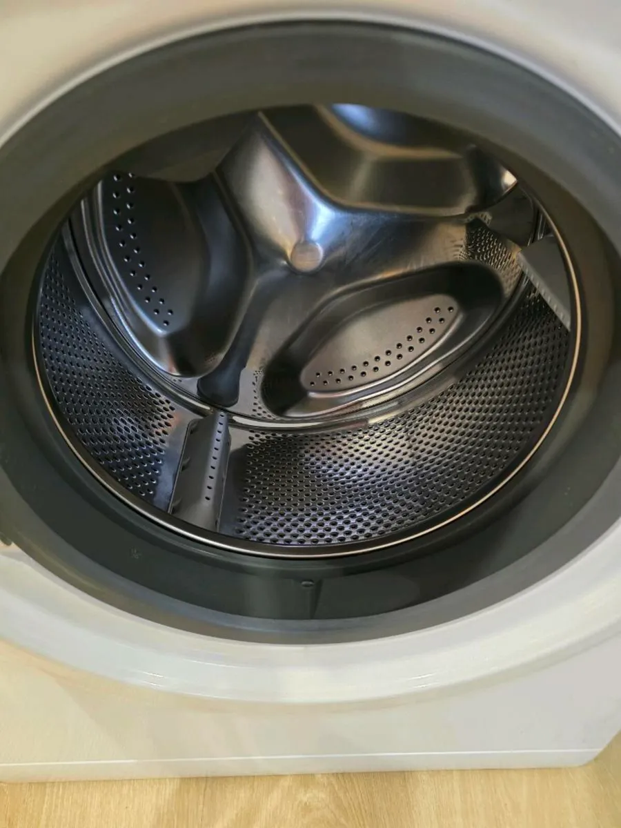Hotpoint 7kg Washing machine in great condition - Image 3