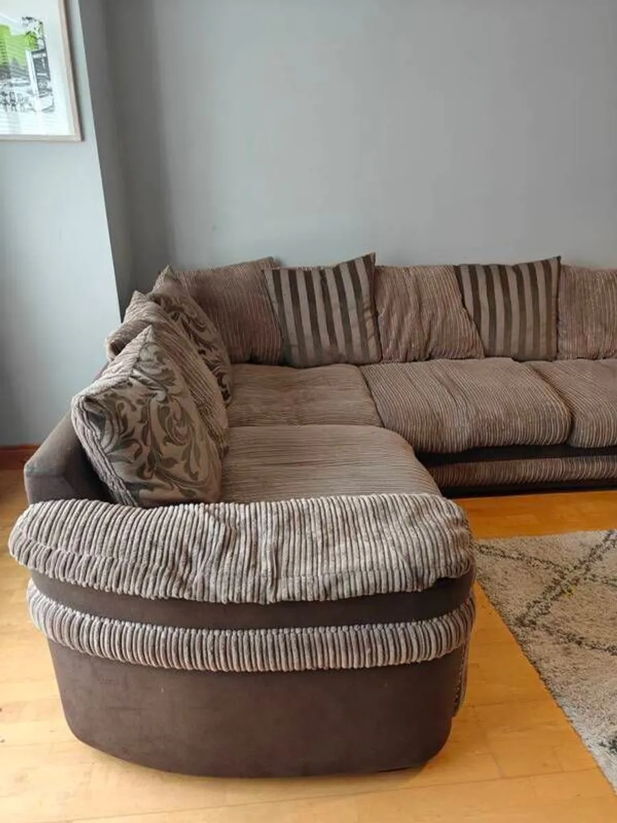 Huge Quality Couch - Image 2