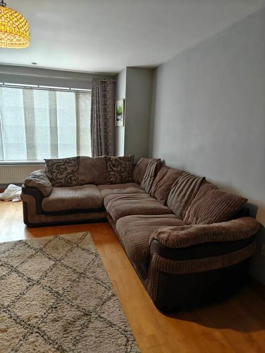 Huge Quality Couch - Image 4