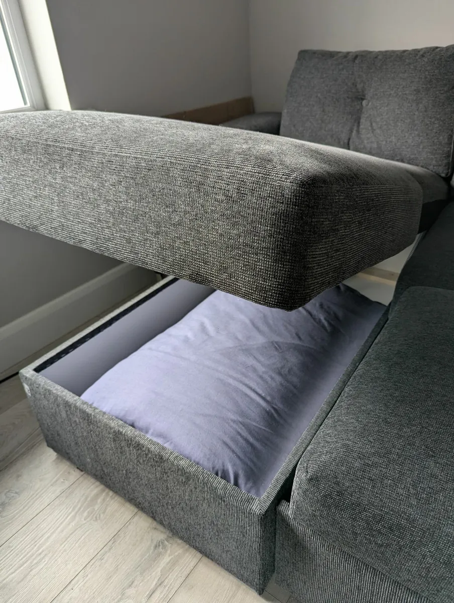 Corner Sofa with Pull-Out Bed - Image 4