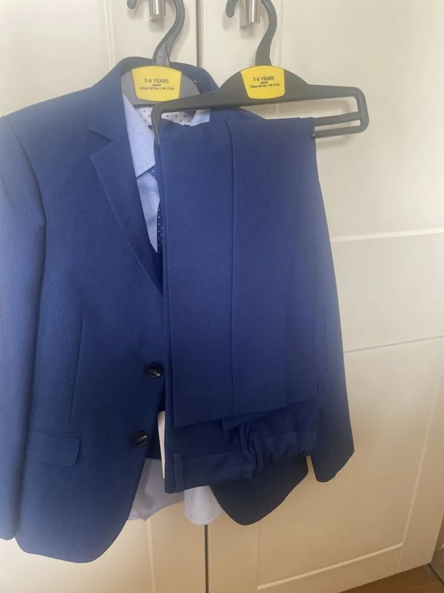 boys navy suit - Image 2