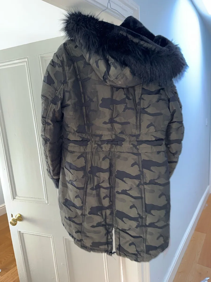 DKNY Army print puffer coat - Image 4