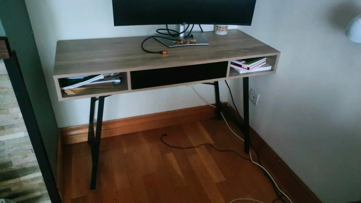 Desk - Image 2
