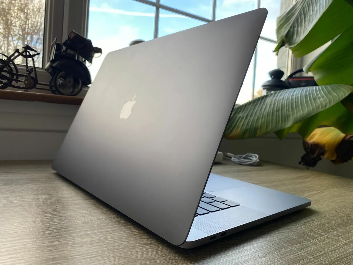 Apple MacBook Pro 16-inch 2019 i7 | 16GB | 512GB - Image 2