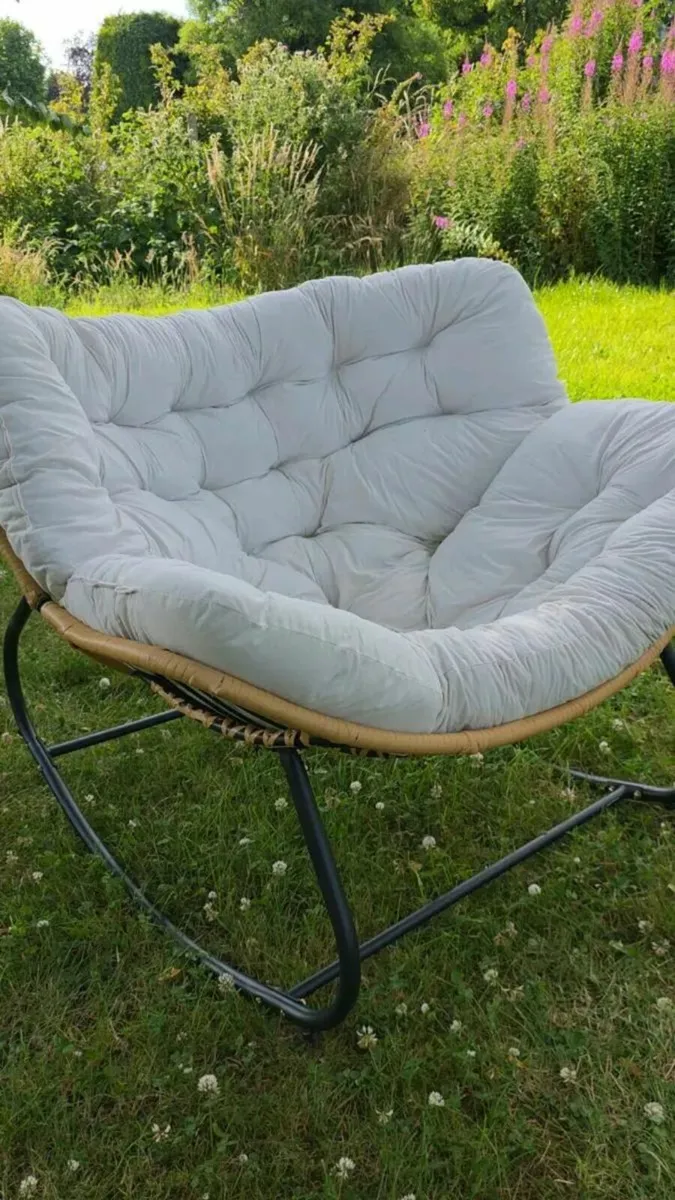 Rocking chair with cushion brand new - Image 4