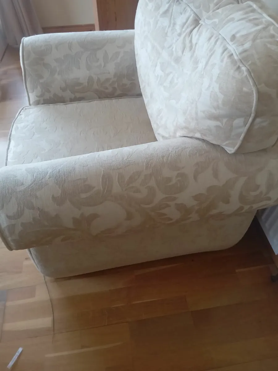 Two cream armchairs - Image 1