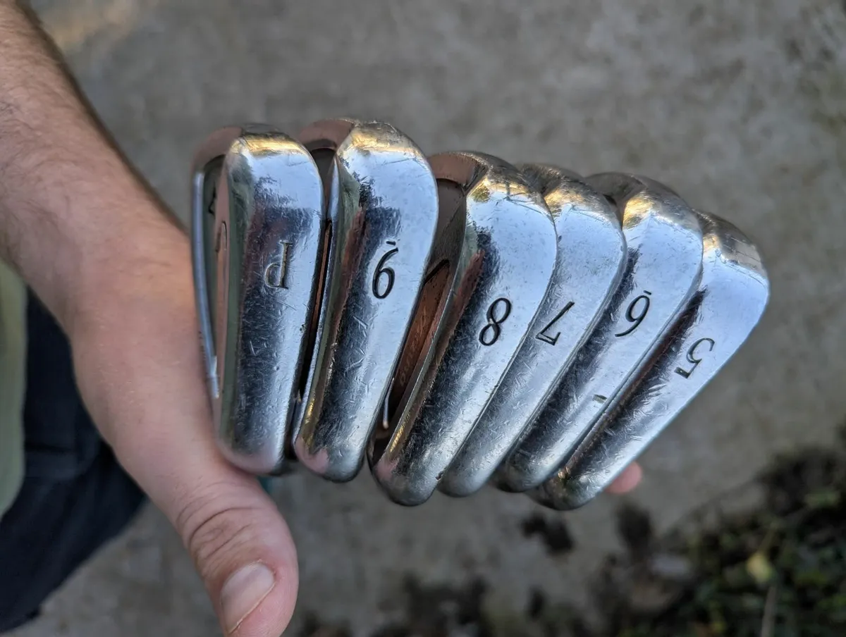 Golf clubs (Mizuno irons) - Image 1