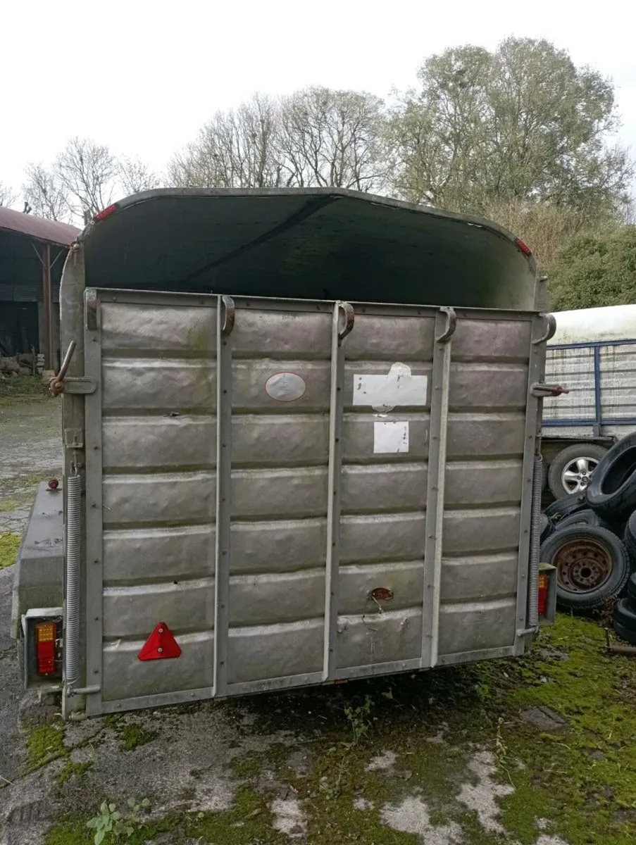 Cattle box - Image 2