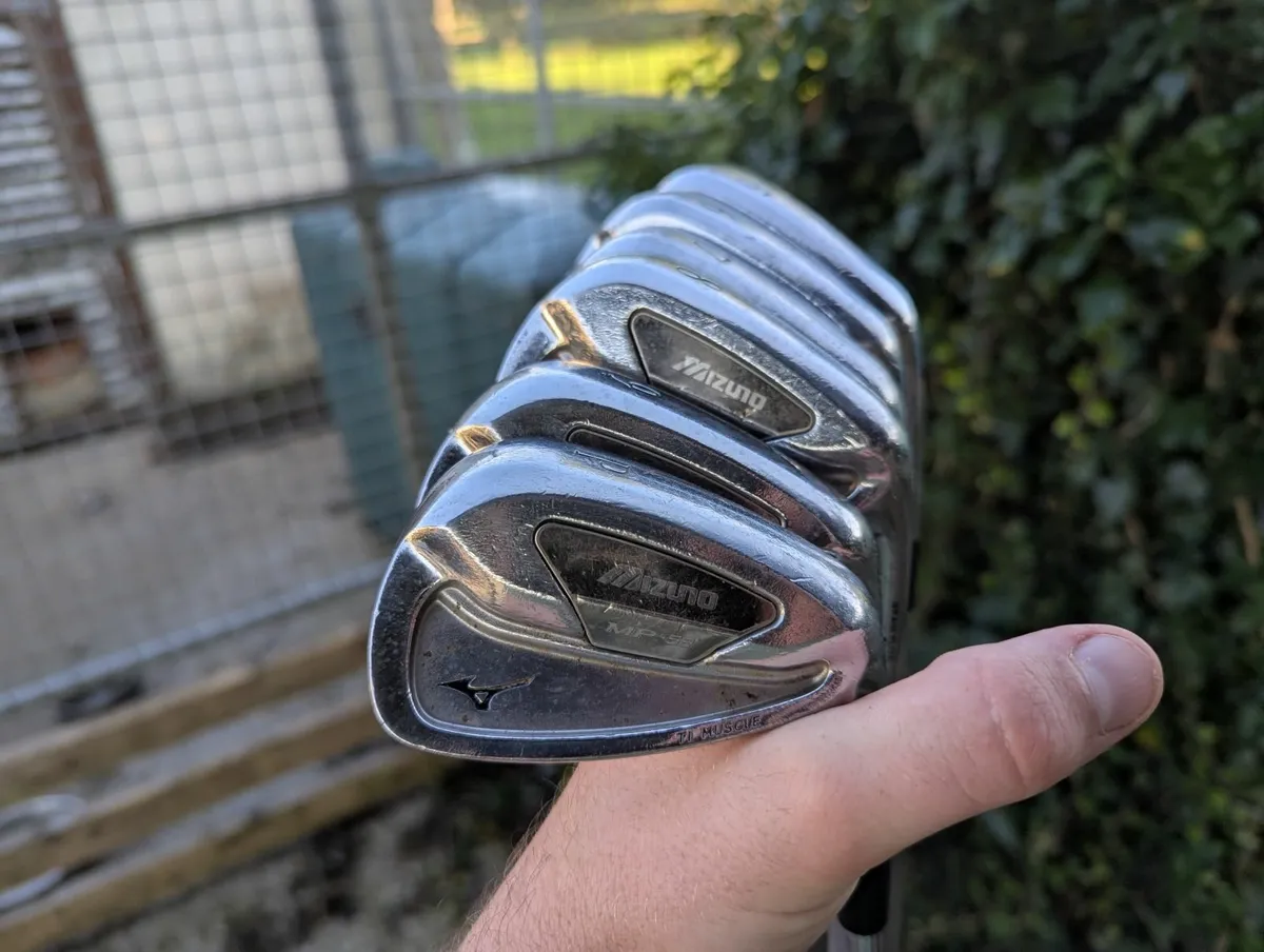 Golf clubs (Mizuno irons) - Image 2