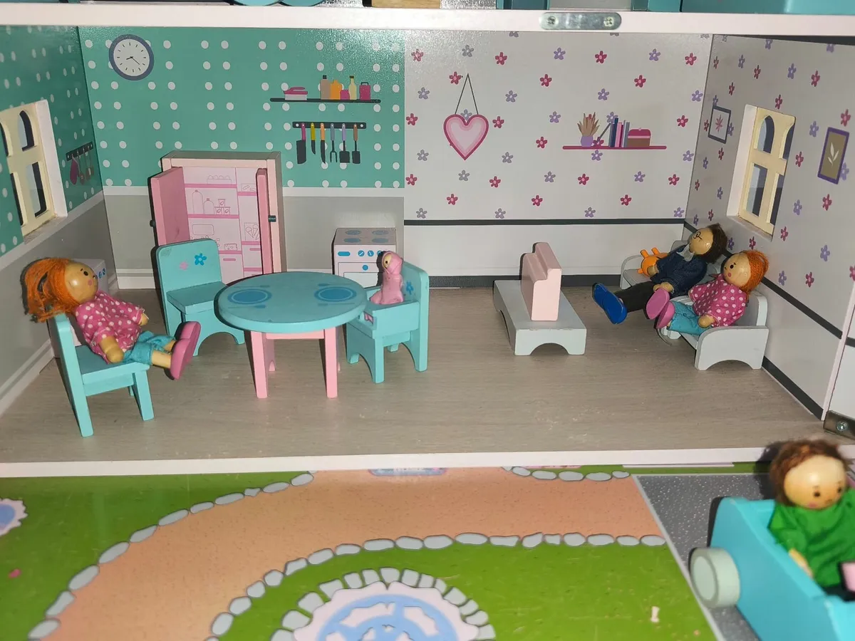 Wooden Dolls House - Image 2