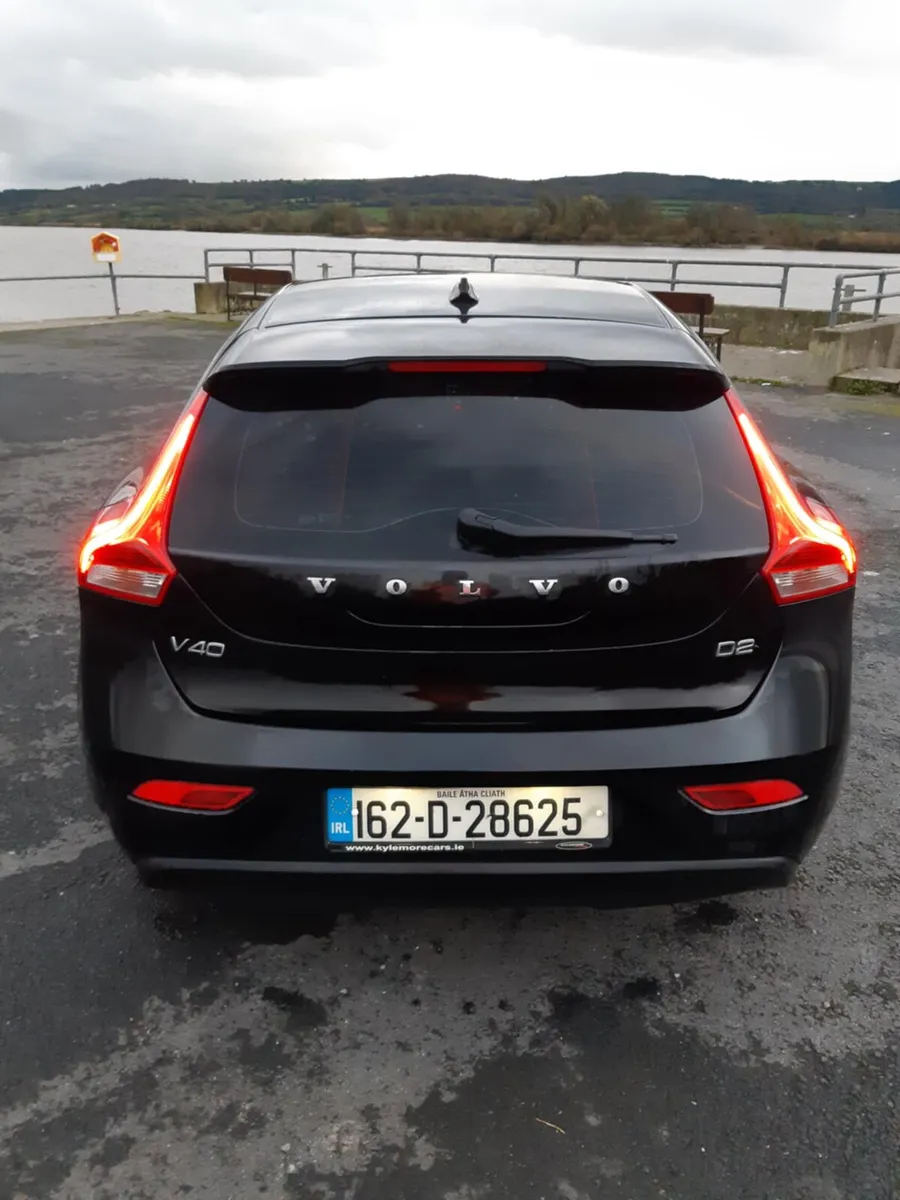 162 Volvo V40 2L - Image 3