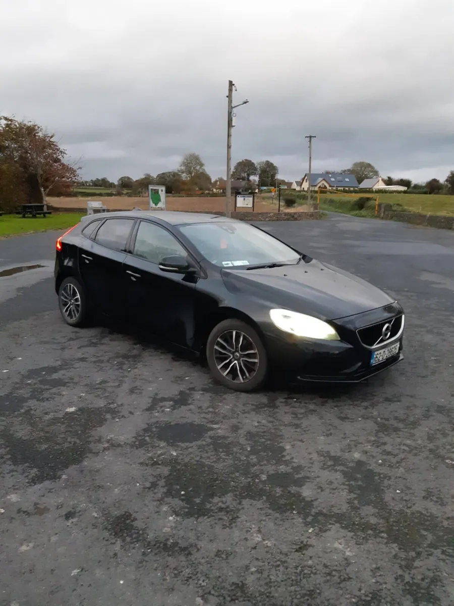 162 Volvo V40 2L - Image 4