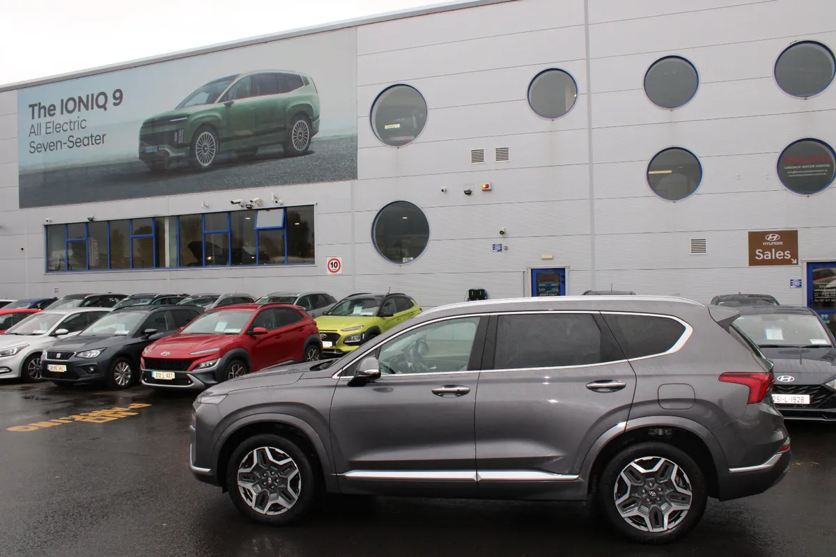 Hyundai Santa Fe 2024 - Image 2