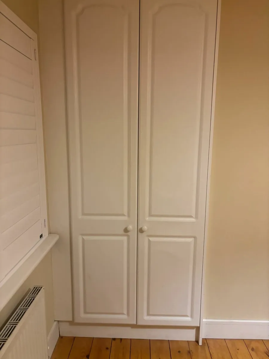 Built in Wardrobe - Image 3