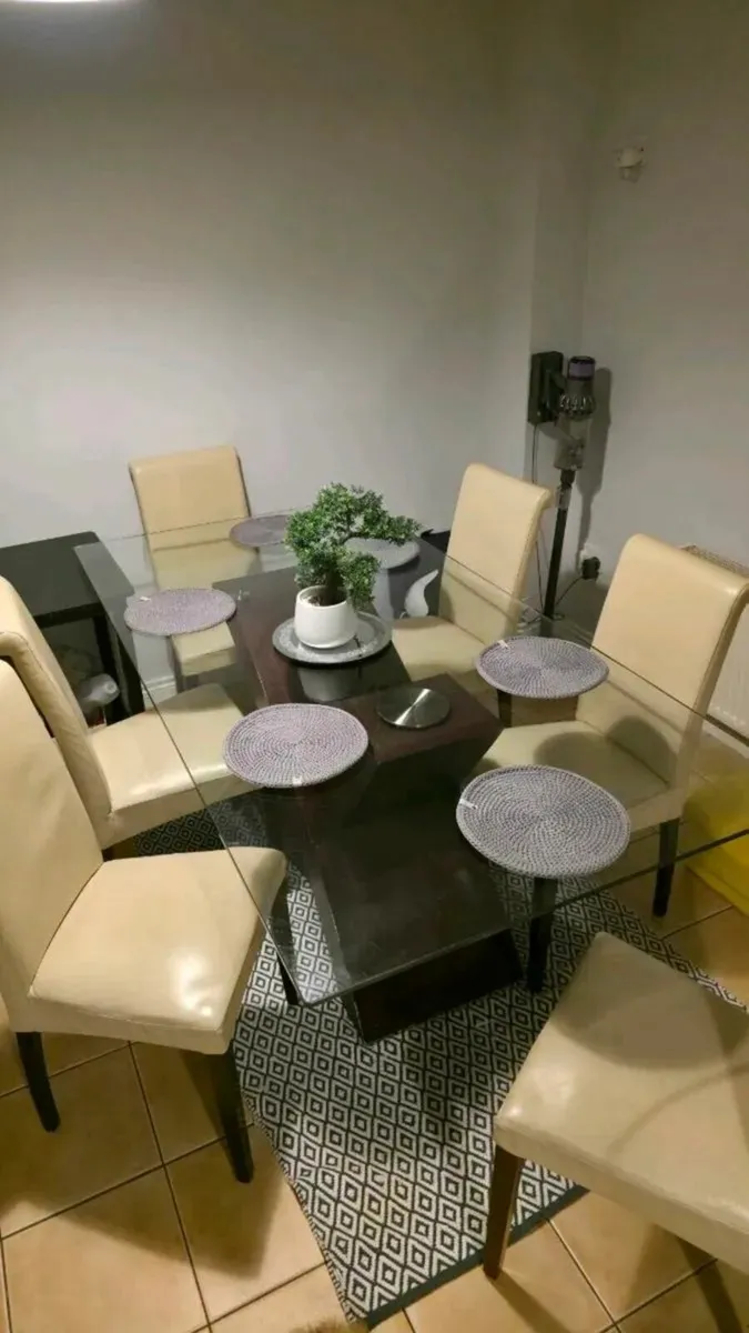 Glass table with 6x chairs dining table - Image 2