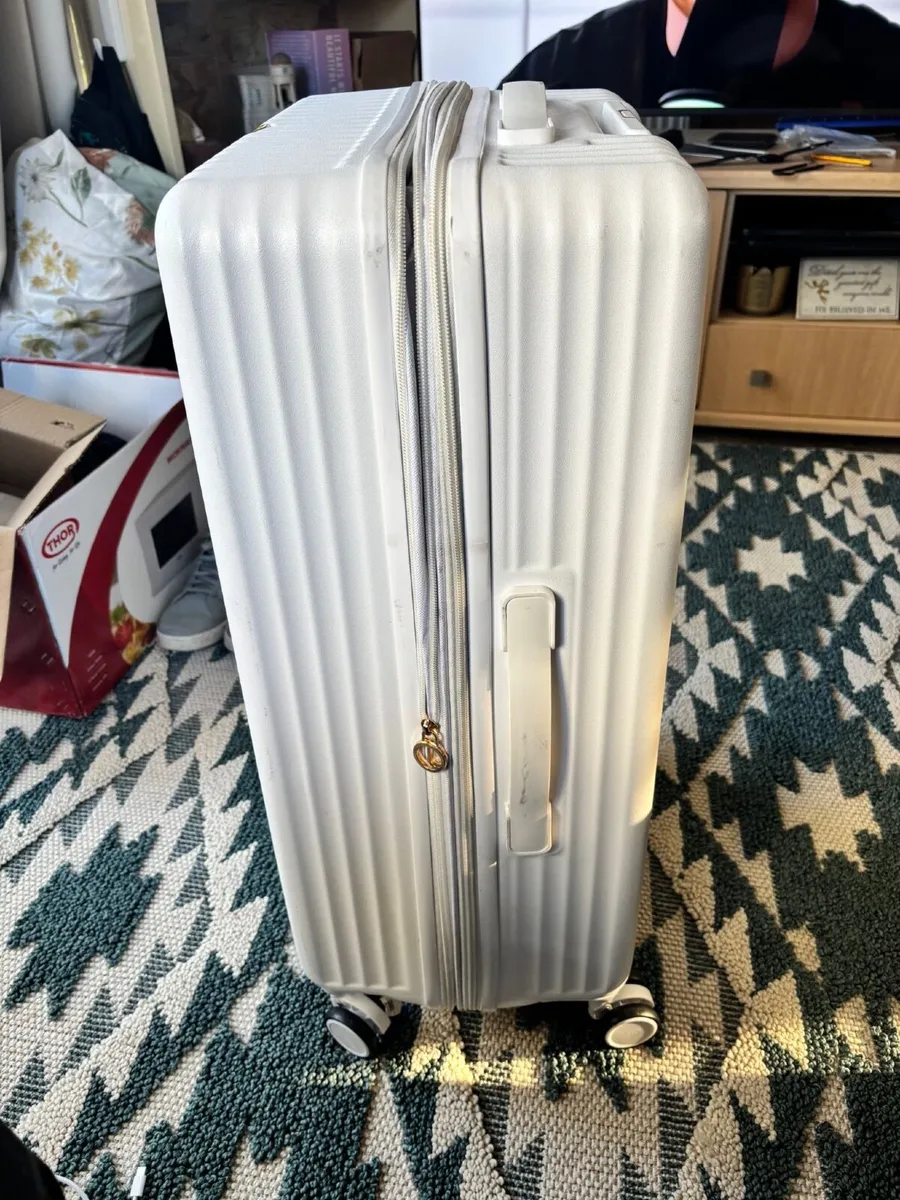 Jones New York Luggage - Image 3