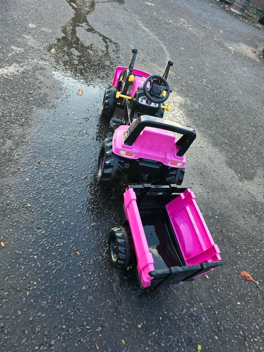 Girls rolly junior ride on tractor and trailer - Image 2