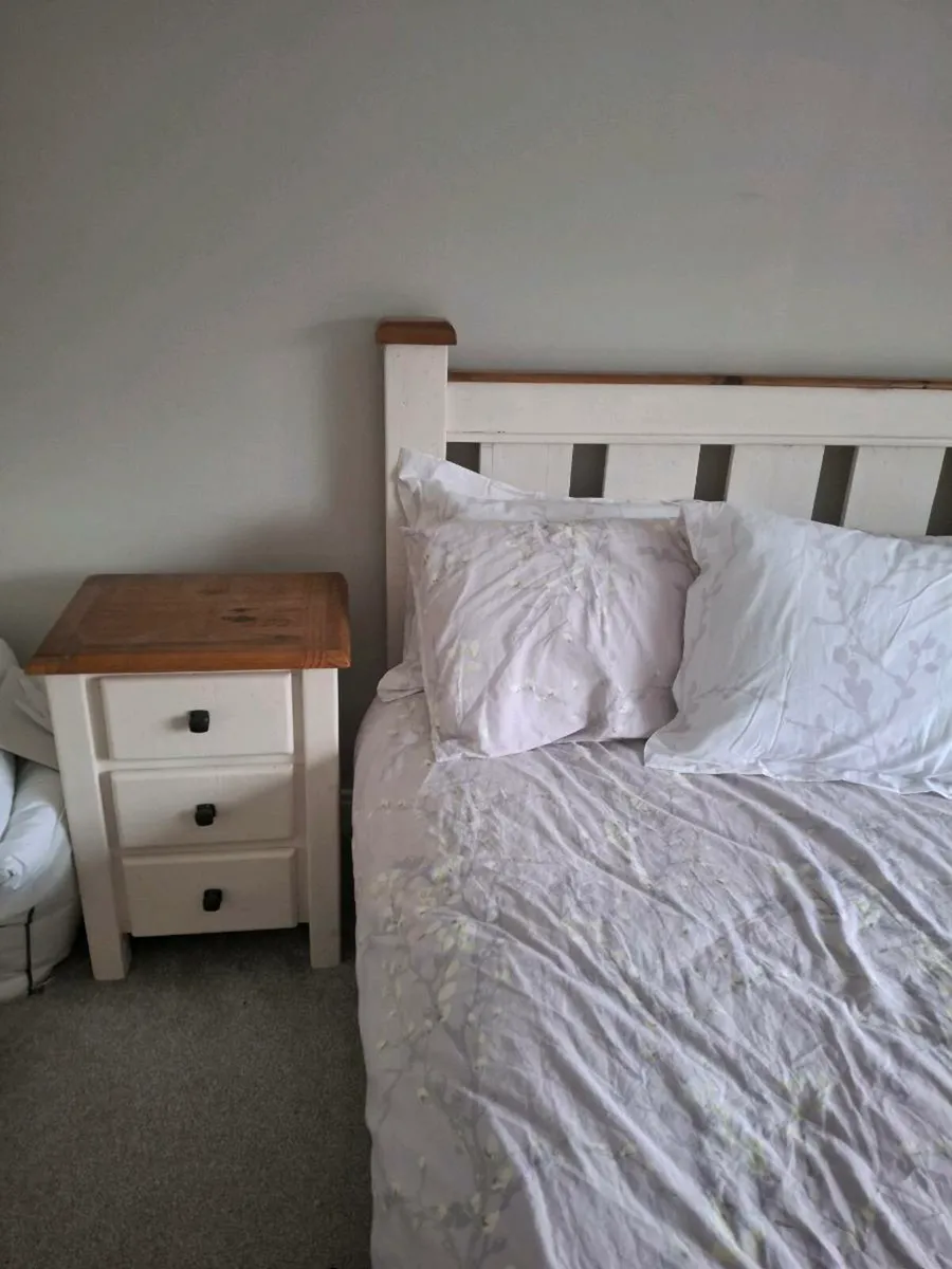 Solid Wood King Size Bed,Chest of drawers,2Lockers - Image 3