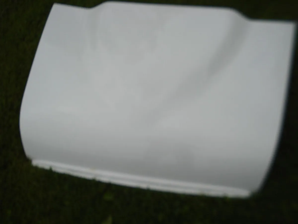 CLASSIC MINI 1959-2000 FIBREGLASS BULGE BONNET. - Image 1