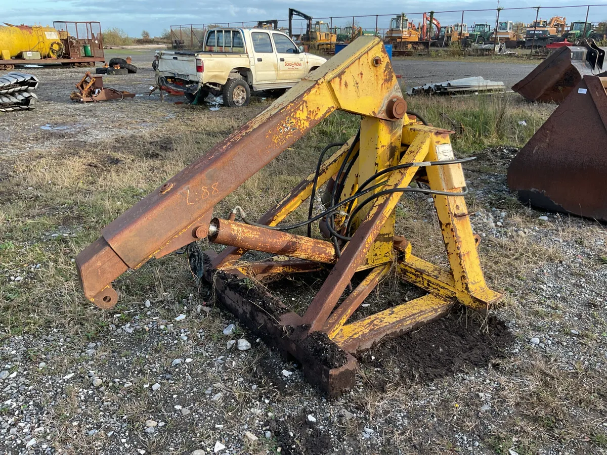 Hydraulic Rail Arm For Auction - Image 2