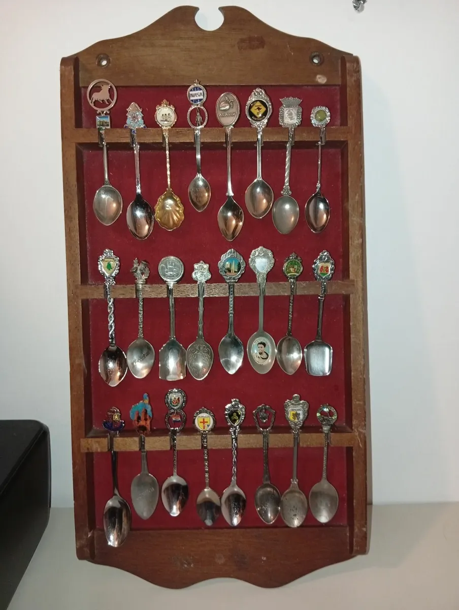 Collection Of Souvenir Teaspoons Worldwide On Disp - Image 1