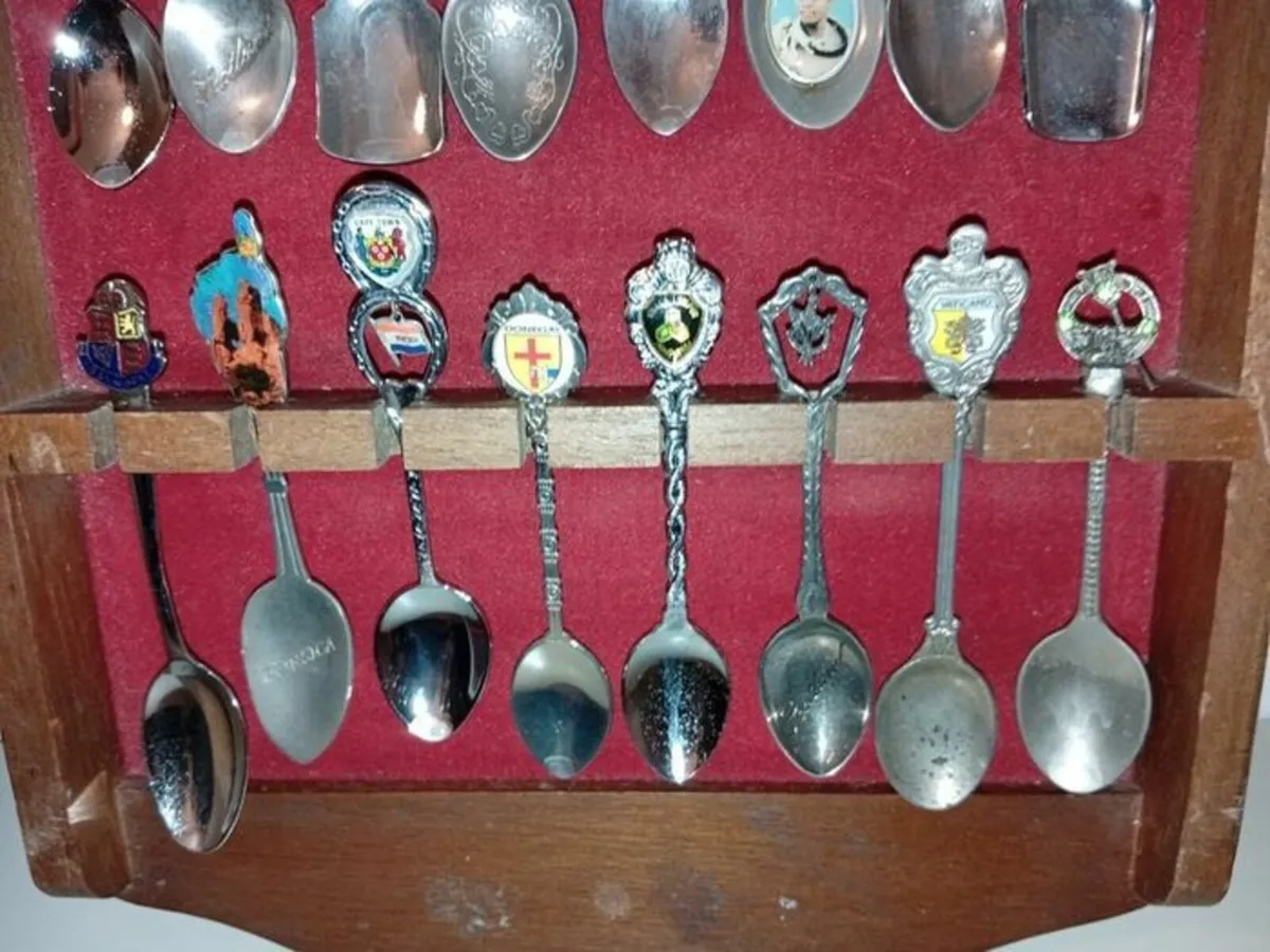 Collection Of Souvenir Teaspoons Worldwide On Disp - Image 3