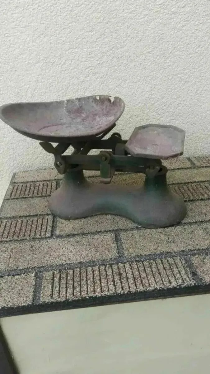 Vintage cast weighing scales