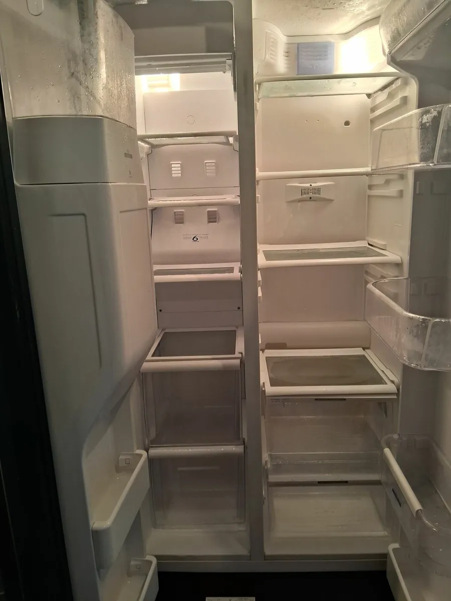 WHIRLPOOL AMERICAN FRIDGE AND FREEZER - Image 2