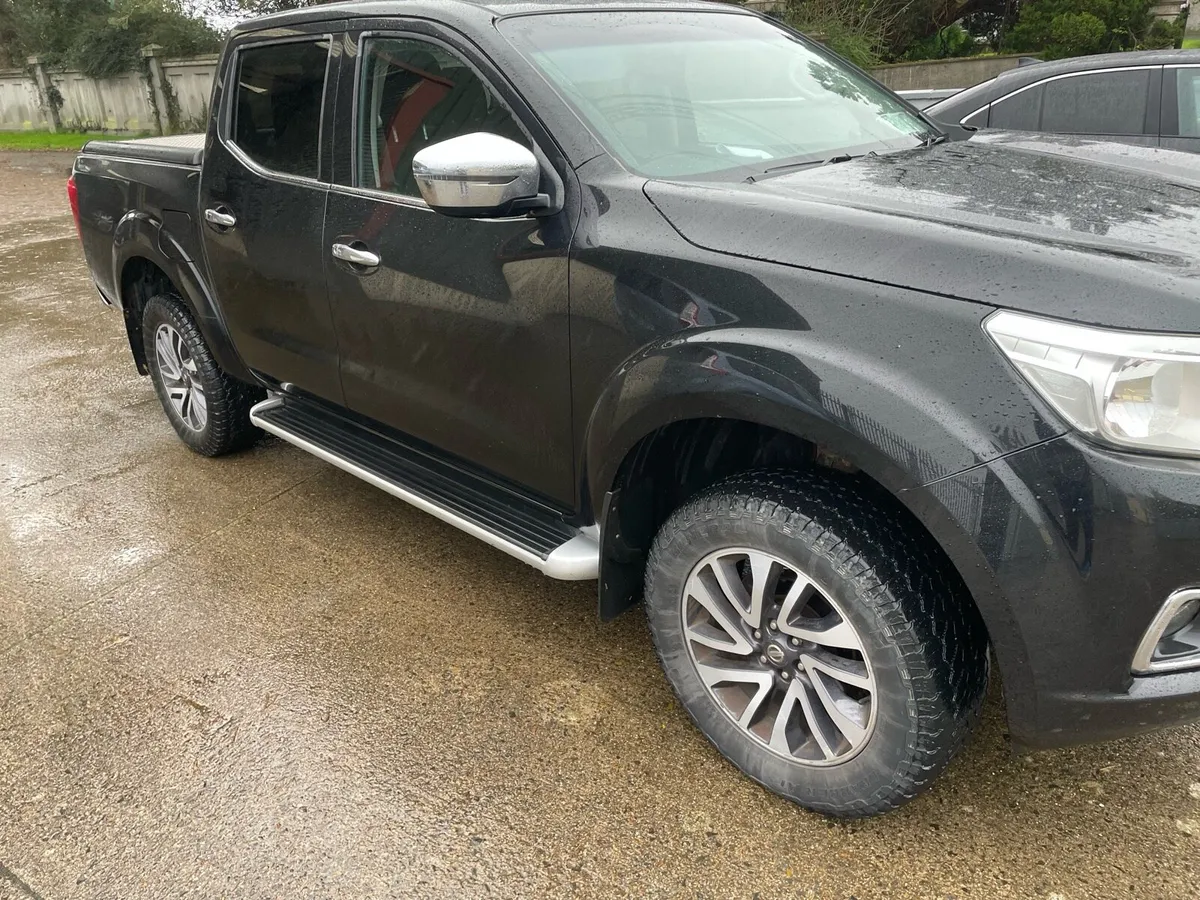 2017 Nissan Navara 2.3 Crew Cab - Image 2