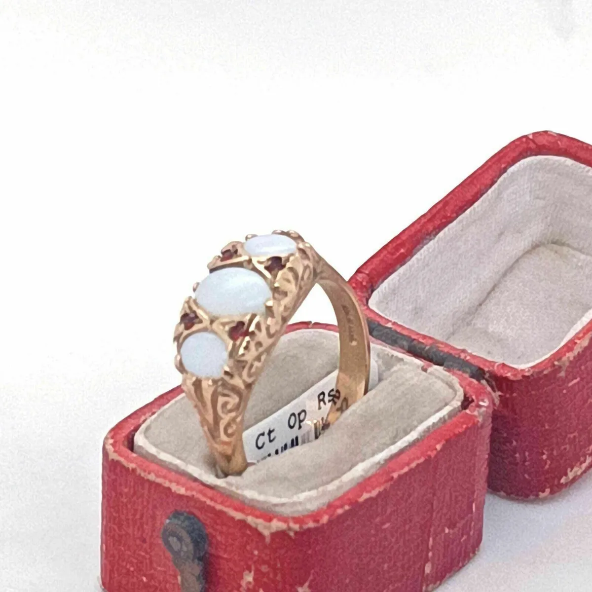 Vintage Opal & Garnet Ring , 9k Yellow Gold - Image 2