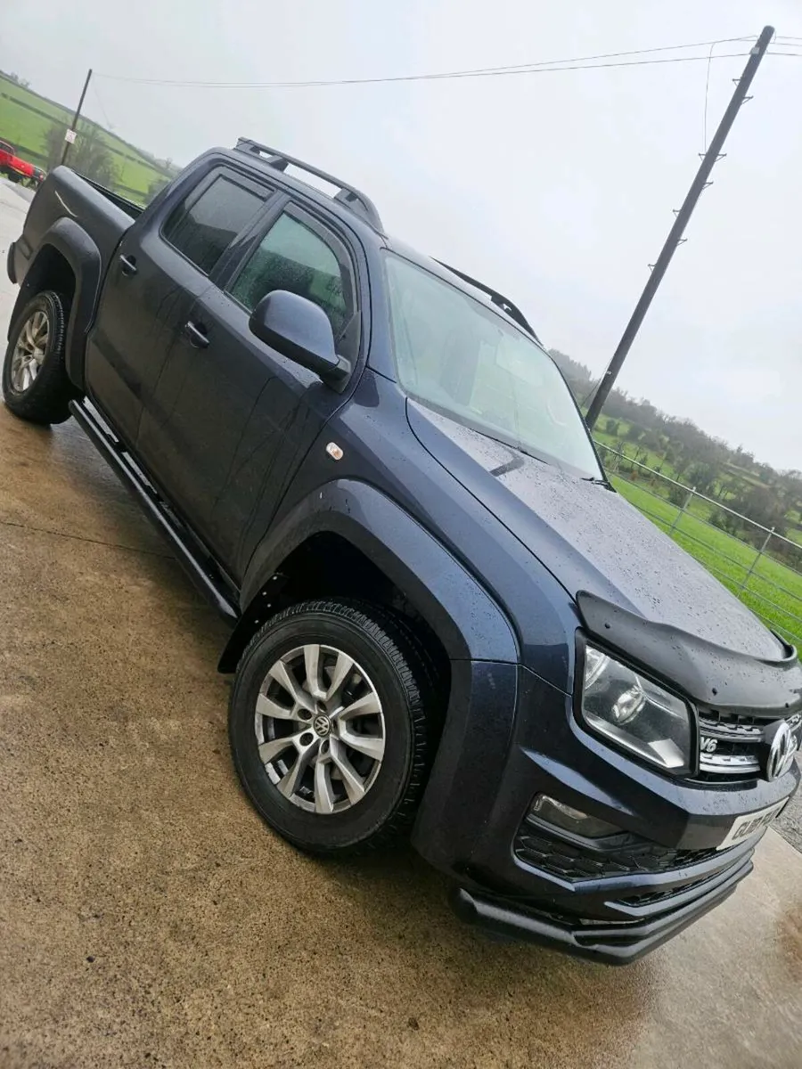 Amarok  3.0 v6 low miles! - Image 1